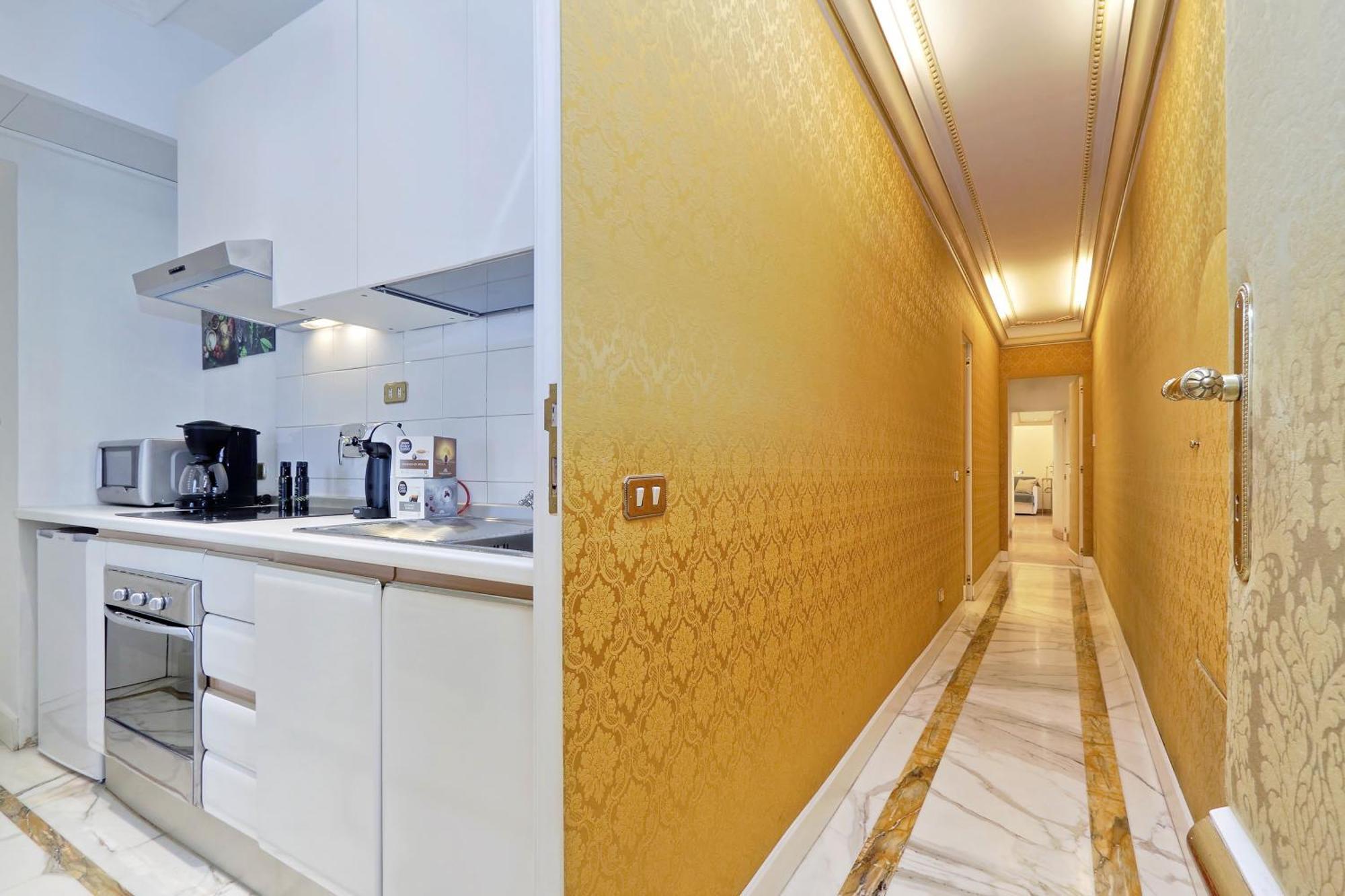 Tritone Luxury House Roma